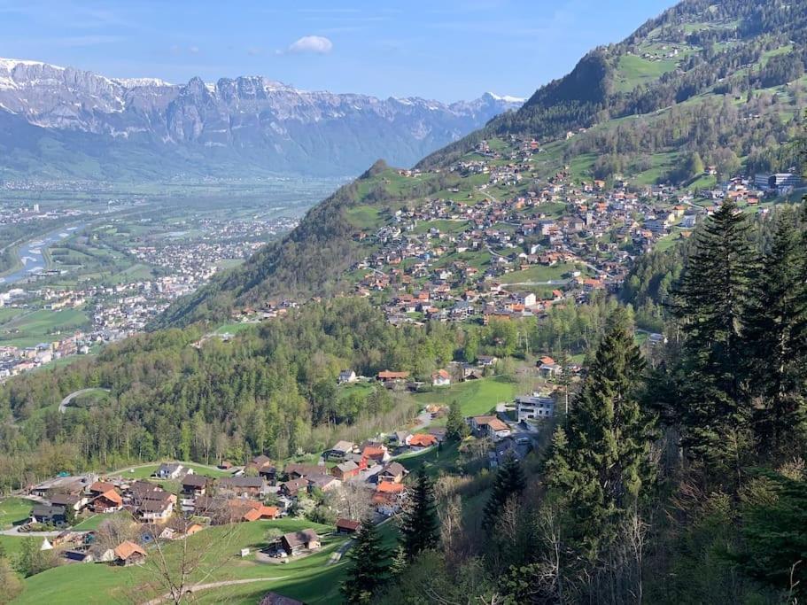 Jurte Beim Lama- & Alpakahof Triesenberg Hotell Eksteriør bilde